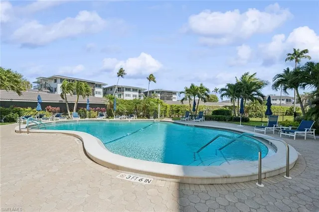$6,500 | 3410 Gulf Shore Boulevard North, Unit 403, Naples, FL 34103