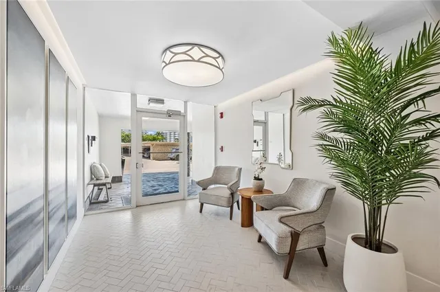 $6,500 | 3410 Gulf Shore Boulevard North, Unit 403, Naples, FL 34103