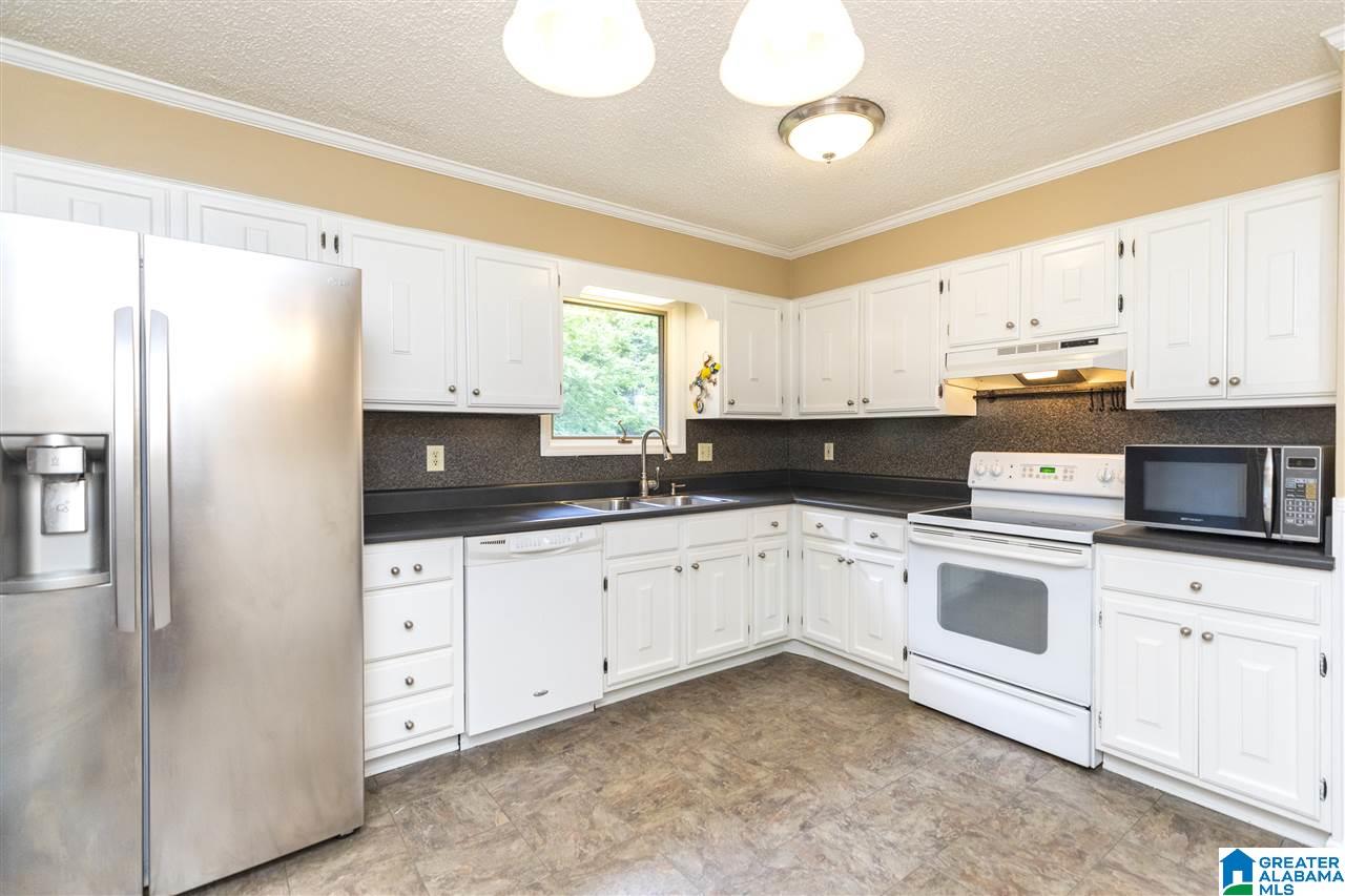 2425 Wine Ridge Drive Birmingham, AL 35244 - Photo 15 of 33