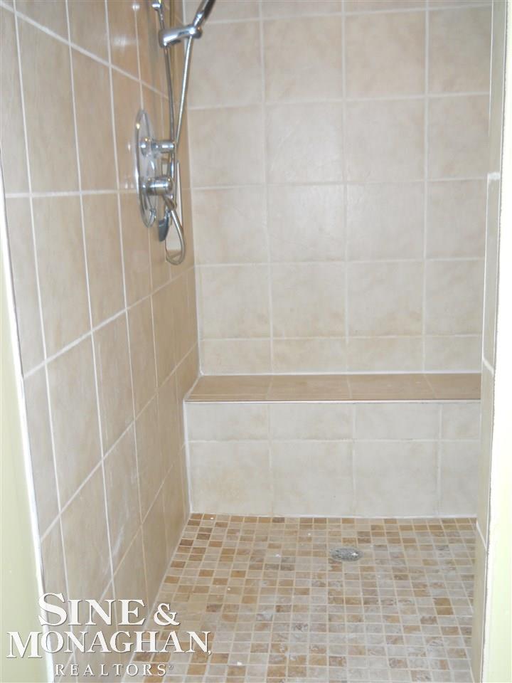 1230 Fairholme Road Grosse Pointe Woods, MI 48236 - Photo 15 of 20
