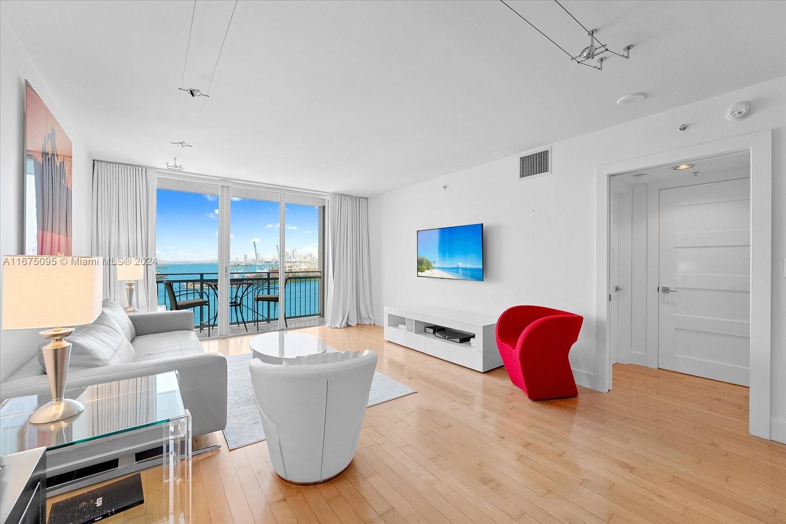 90 Alton Road, Unit 2206 Miami Beach, FL 33139 - Photo 3 of 25 Gallery Image 3