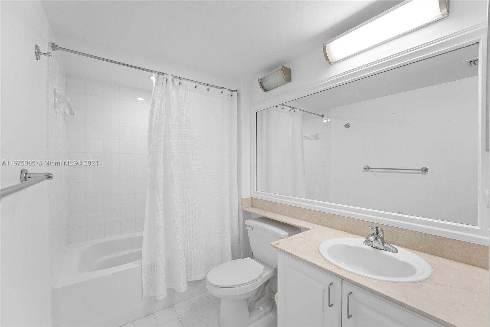 90 Alton Road, Unit 2206 Miami Beach, FL 33139 - Photo 10 of 25 Gallery Image 10