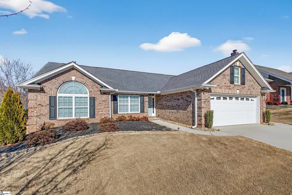 $407,500 | 11 Cedarcrest Court, Simpsonville, SC 29680