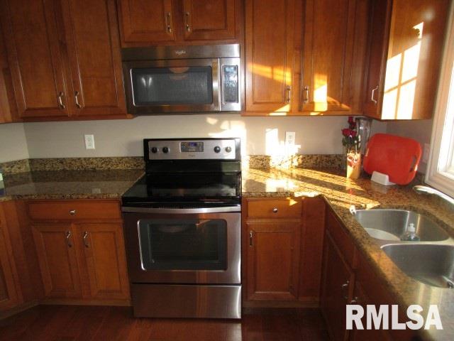 1772 Kingsbury Road Washington, IL 61571 - Photo 13 of 36 Gallery Image 13