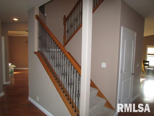 1772 Kingsbury Road Washington, IL 61571 - Photo 4 of 36 Gallery Image 4