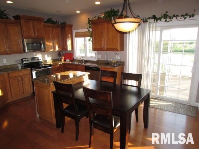 1772 Kingsbury Road Washington, IL 61571 - Photo 10 of 36 Gallery Image 10
