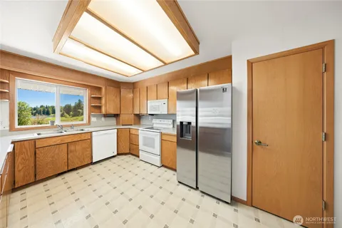 $925,000 | 16026 Lawrence Place Southeast, Yelm, WA 98597