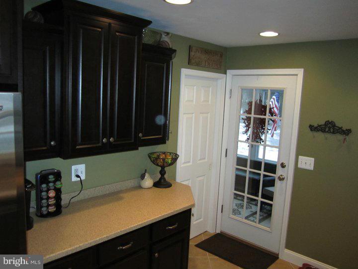 264 North Ferry Point Road Pasadena, MD 21122 - Photo 11 of 18 Kitchen