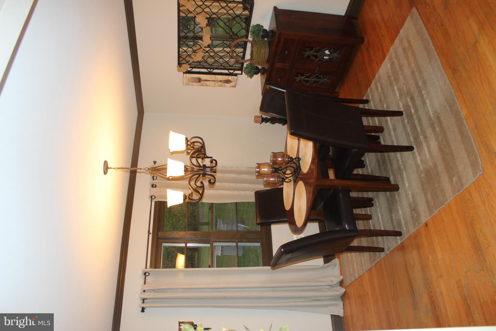 264 North Ferry Point Road Pasadena, MD 21122 - Photo 4 of 18 Dining Room