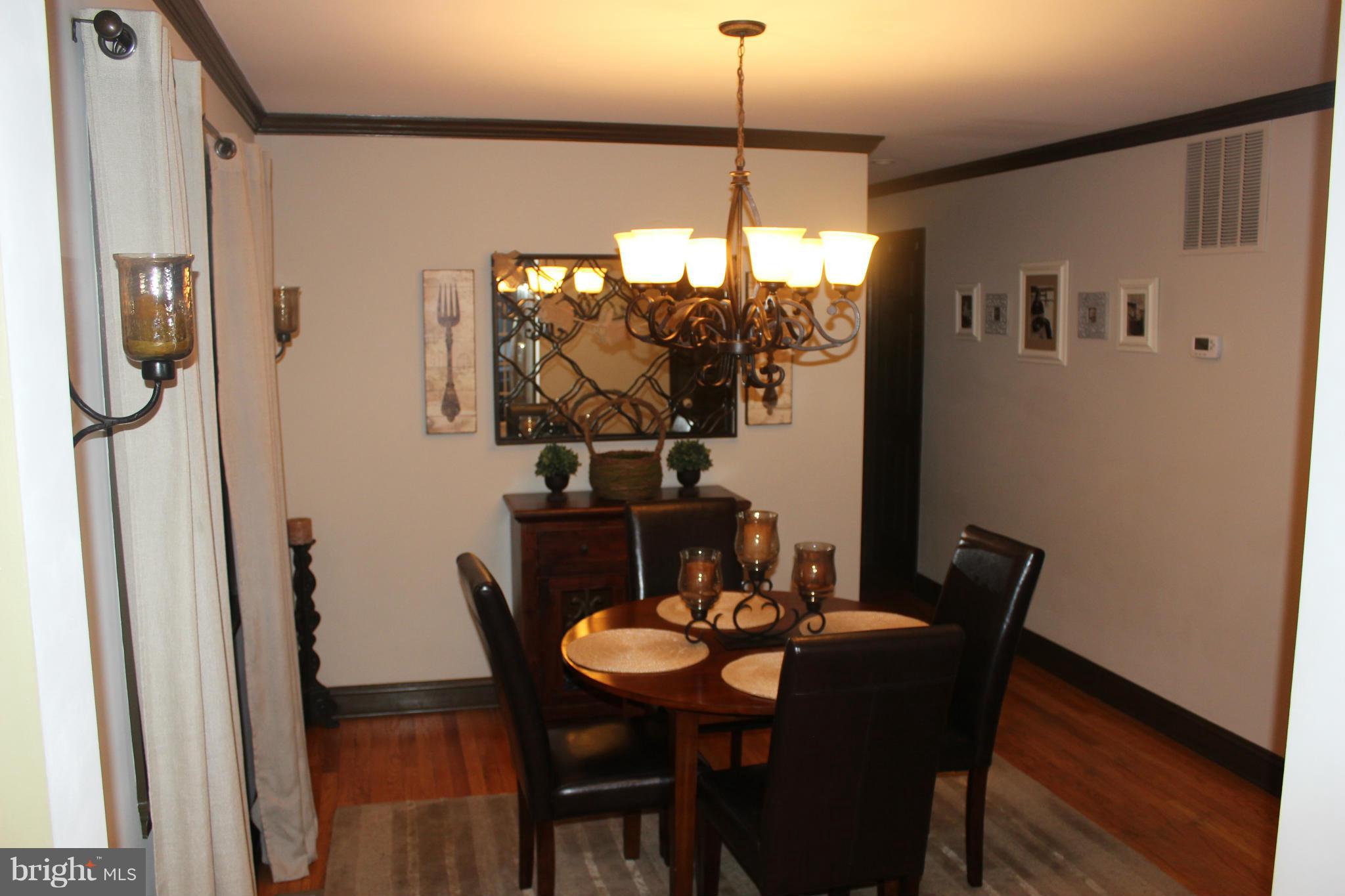 264 North Ferry Point Road Pasadena, MD 21122 - Photo 5 of 18 Dining Room