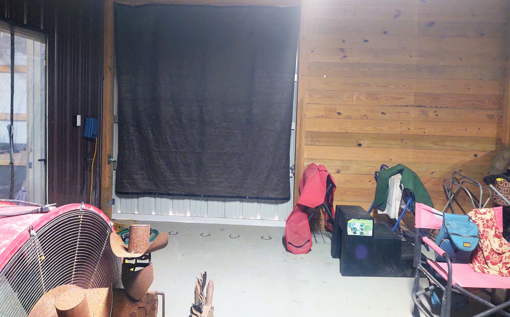 377 Lusk Road Golconda, IL 62938 - Photo 31 of 42 a bathroom with a sink and bathtub