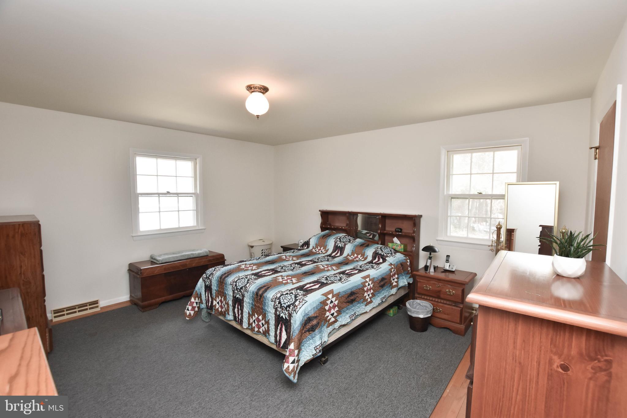 19141 Youngs Cliff Road Sterling, VA 20165 - Photo 19 of 40 Upstairs Bedroom