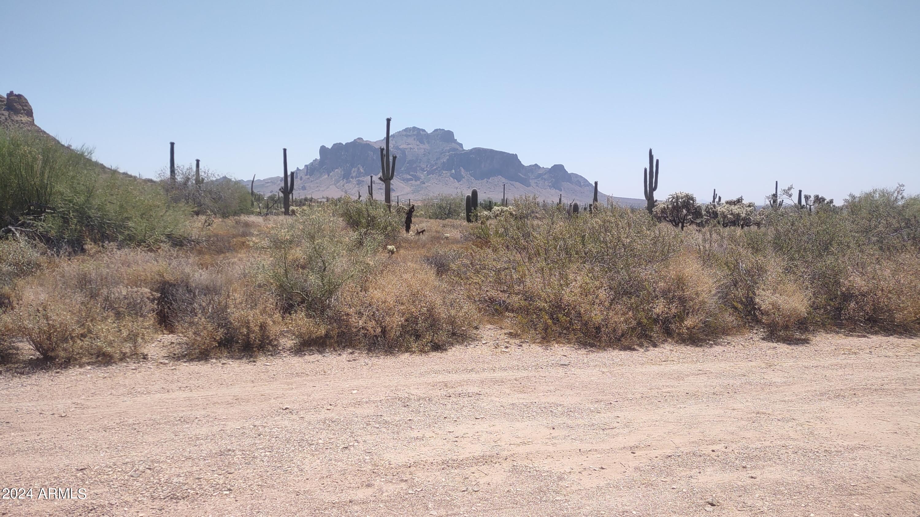 5140 North Vista Road Apache Junction, AZ 85119 - Photo 4 of 39 Vista mtn