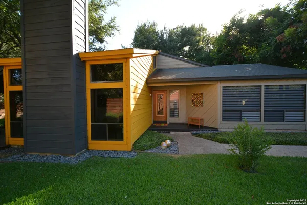 $2,350 | 3330 Trailway Park Street, San Antonio, TX 78247