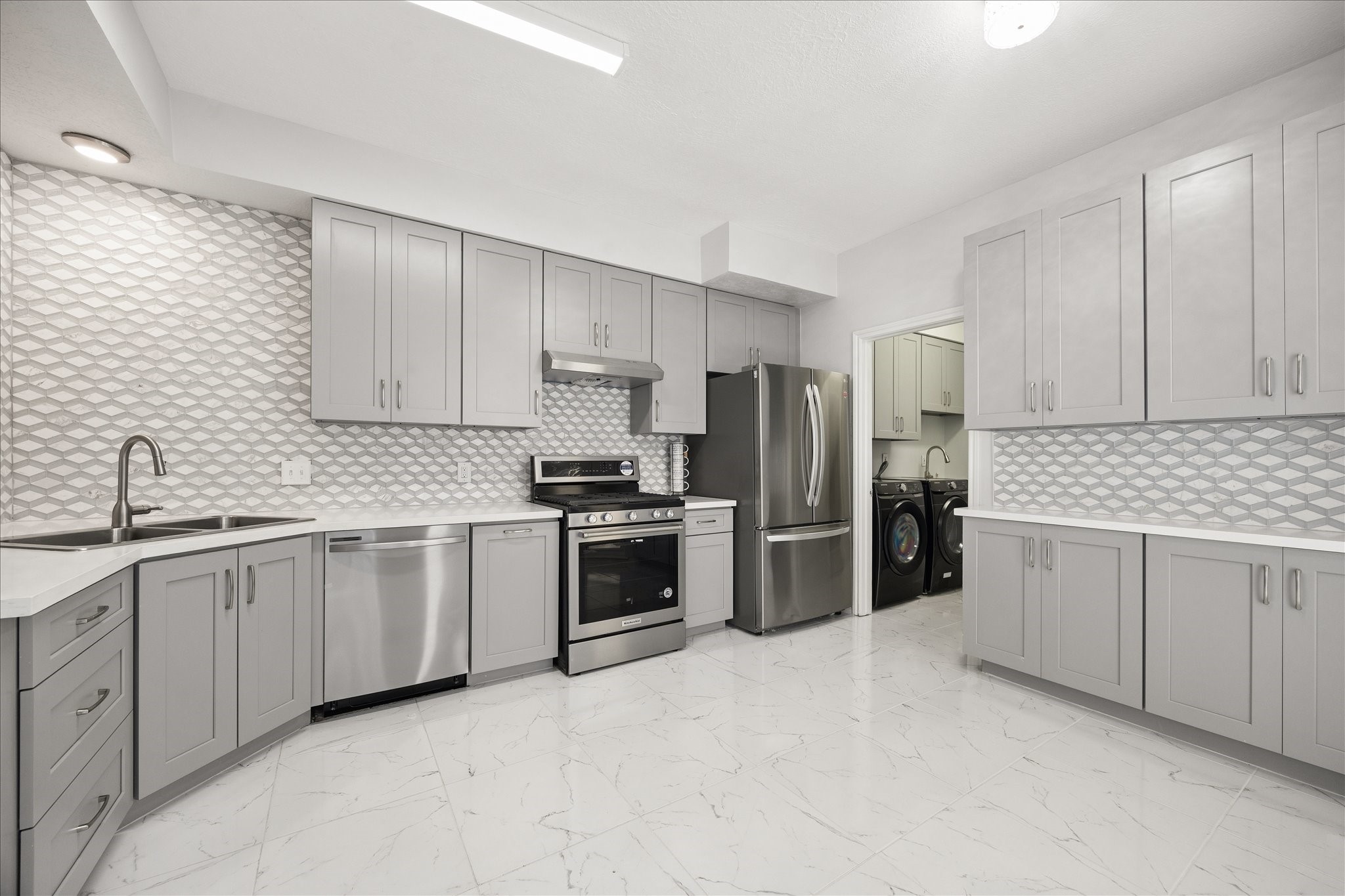 4315 Westheimer Road Houston, TX 77027 - Photo 5 of 15 Updated Kitchen w/breakfast nook