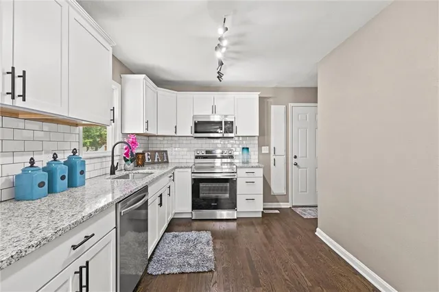 $269,900 | 11911 East 44th Street, Kansas City, MO 64133