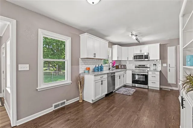 $269,900 | 11911 East 44th Street, Kansas City, MO 64133