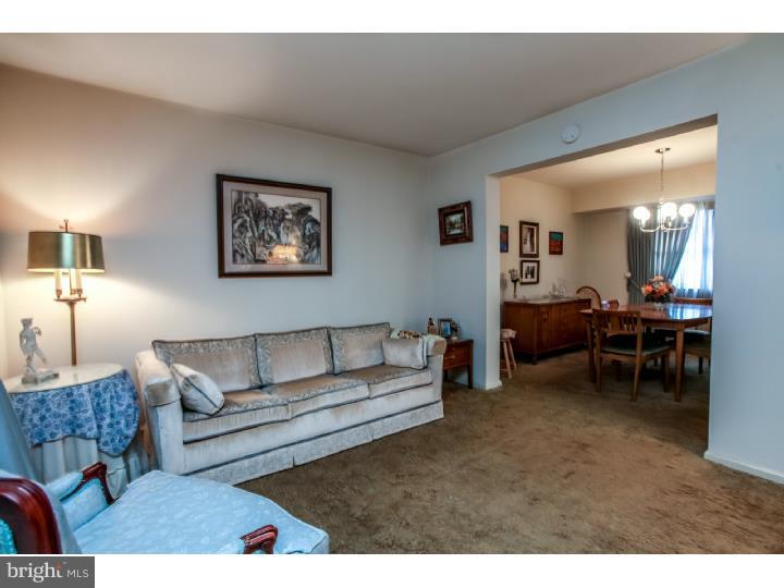 104 Pleasant Hill Road Cheltenham, PA 19012 - Photo 6 of 14 Living Room