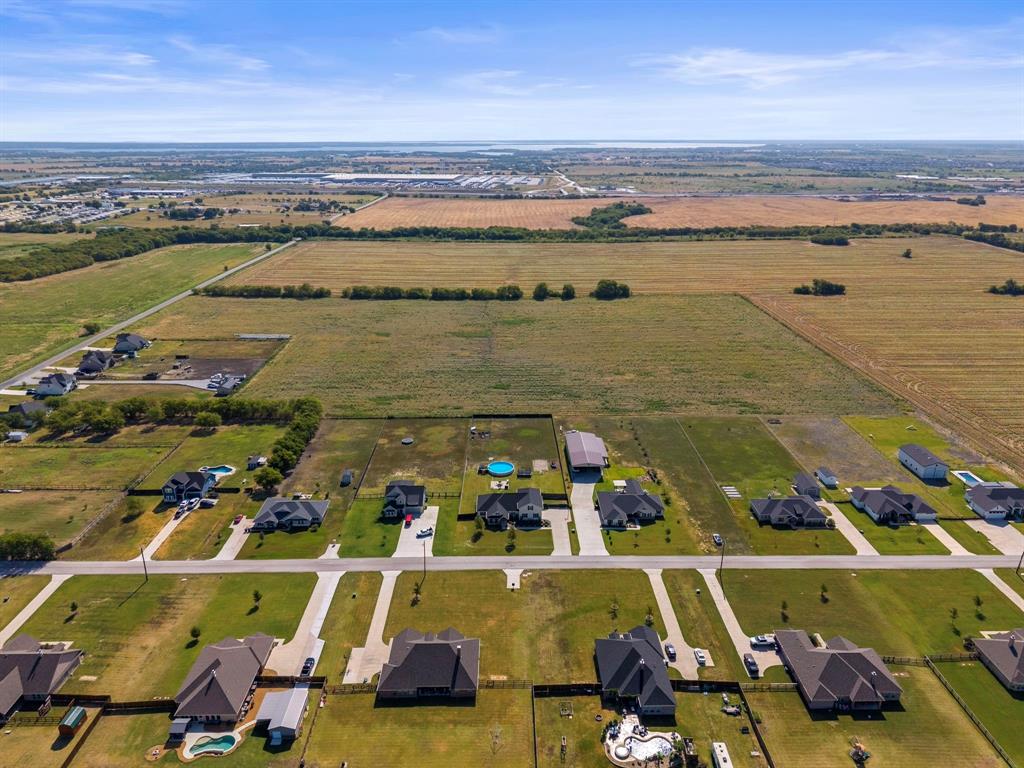 3885 Lois Road West Sanger, TX 76266 - Photo 5 of 12 Additional content