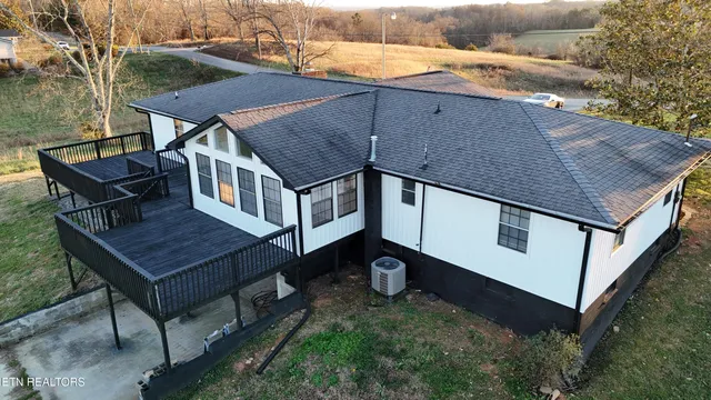 $384,900 | 328 Peach Orchard Road, Clinton, TN 37716