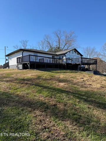 $384,900 | 328 Peach Orchard Road, Clinton, TN 37716
