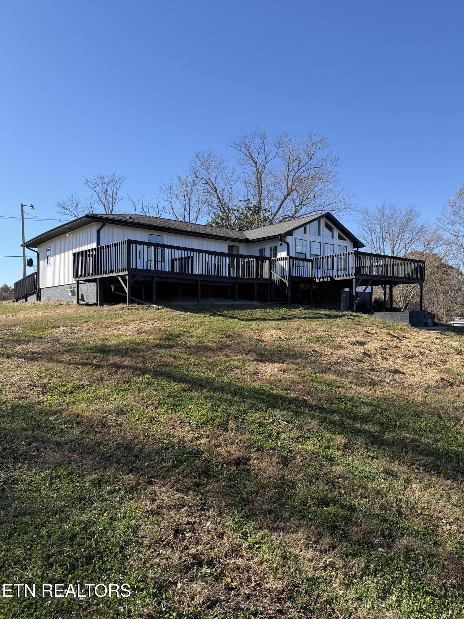 328 Peach Orchard Road Clinton, TN 37716 - Photo 18 of 46 IMG_9083