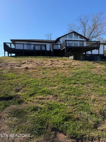 $384,900 | 328 Peach Orchard Road, Clinton, TN 37716