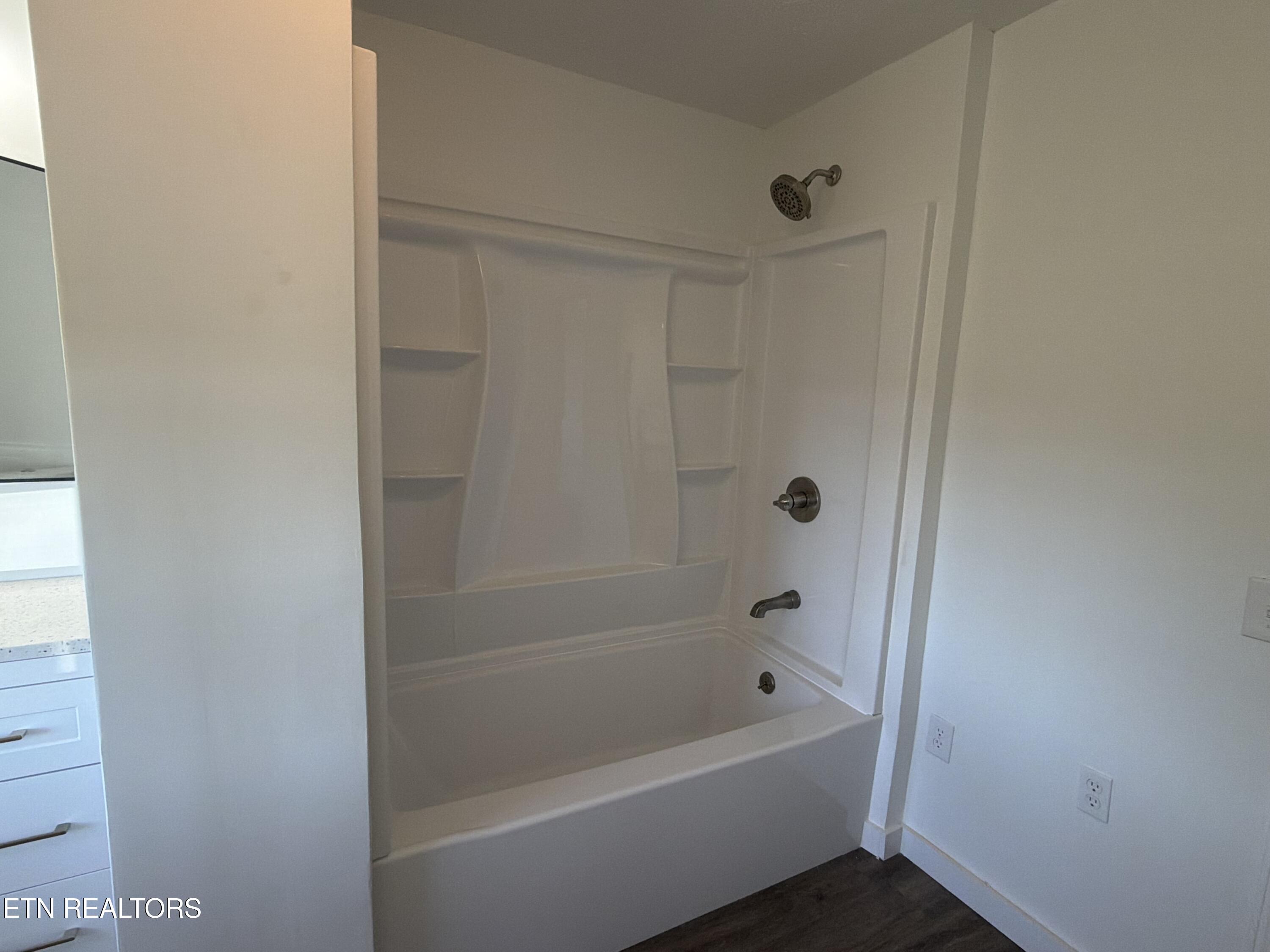 328 Peach Orchard Road Clinton, TN 37716 - Photo 27 of 46 IMG_0644