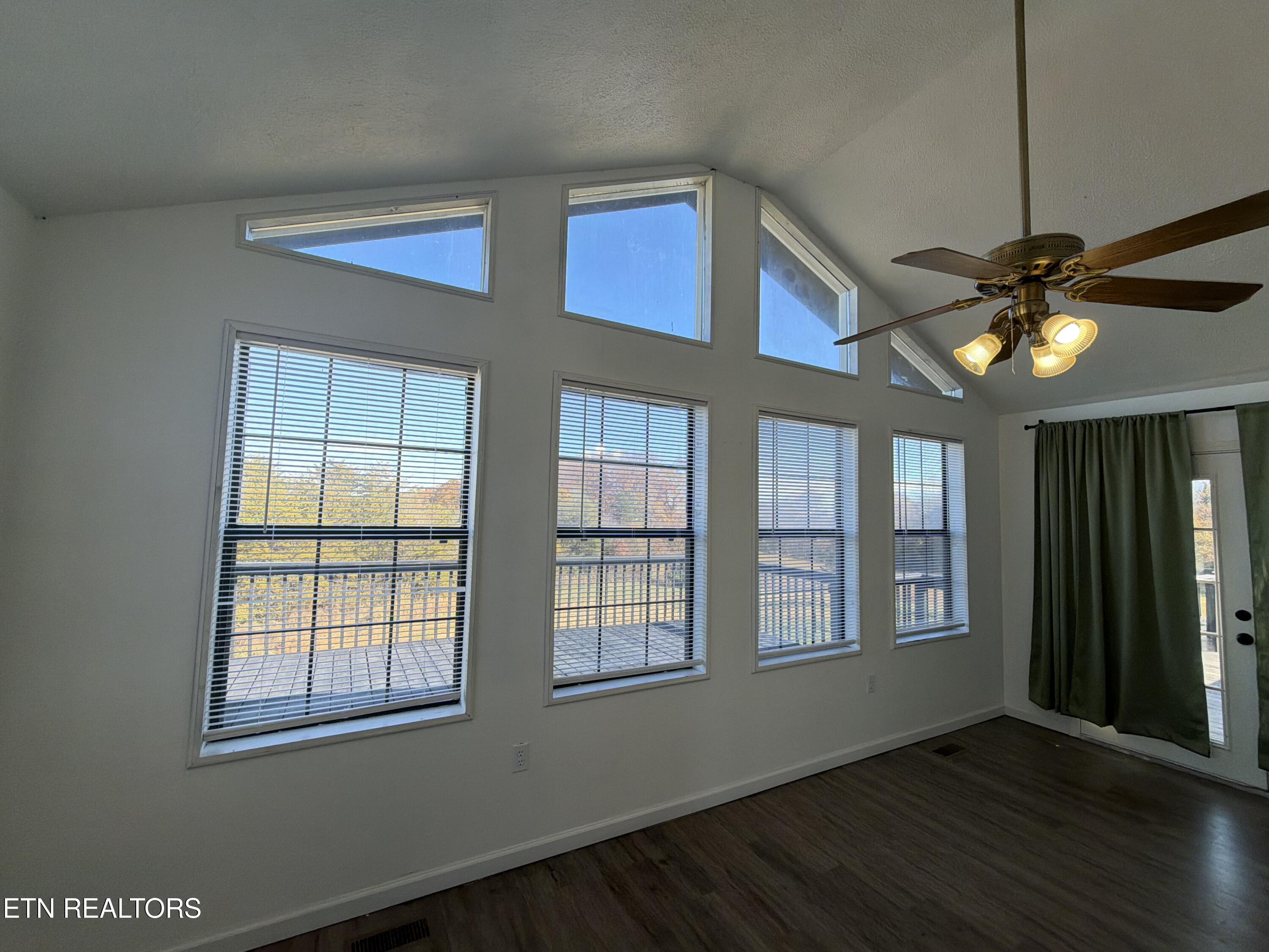 328 Peach Orchard Road Clinton, TN 37716 - Photo 30 of 46 IMG_0632