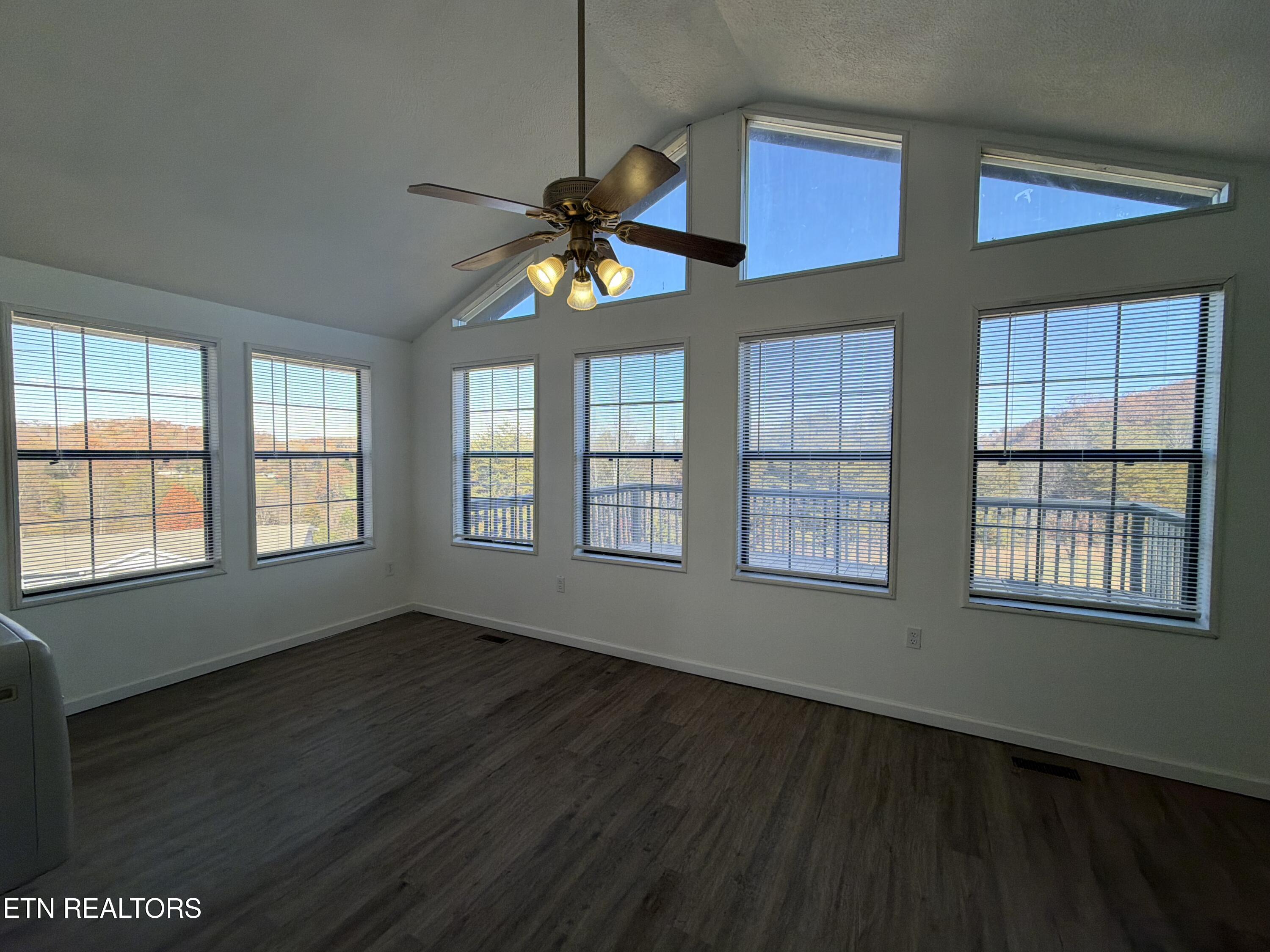 328 Peach Orchard Road Clinton, TN 37716 - Photo 31 of 46 IMG_0631