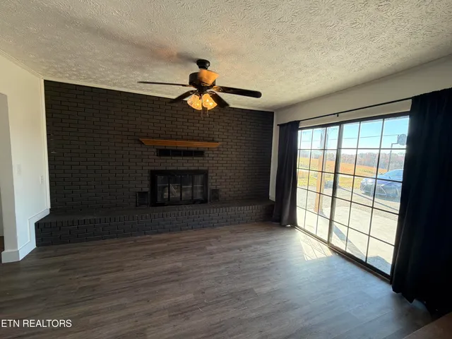 $384,900 | 328 Peach Orchard Road, Clinton, TN 37716