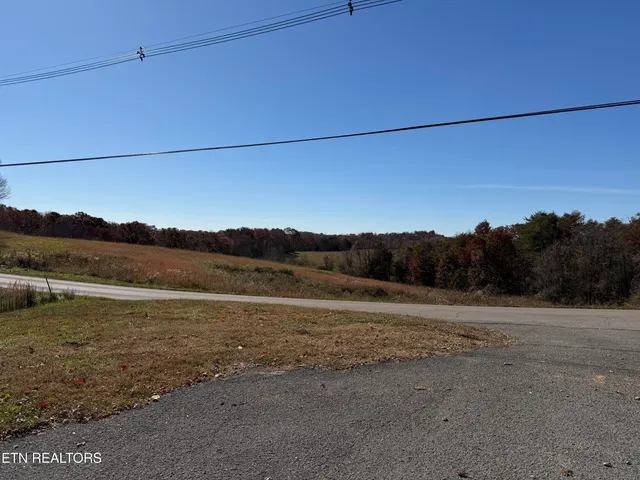 $384,900 | 328 Peach Orchard Road, Clinton, TN 37716