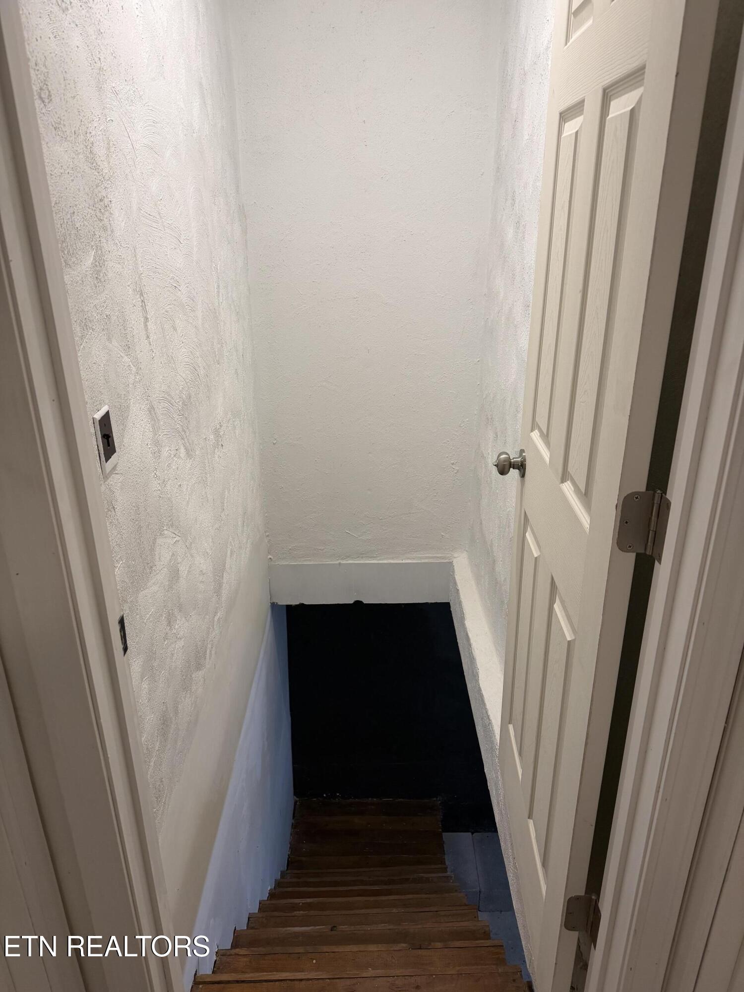 328 Peach Orchard Road Clinton, TN 37716 - Photo 41 of 46 IMG_9077