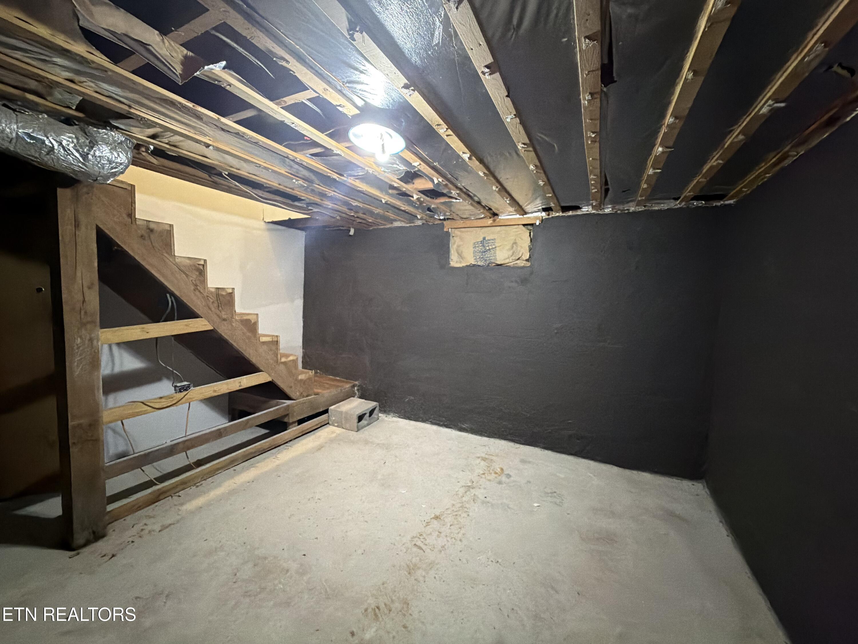 328 Peach Orchard Road Clinton, TN 37716 - Photo 46 of 46 IMG_0655