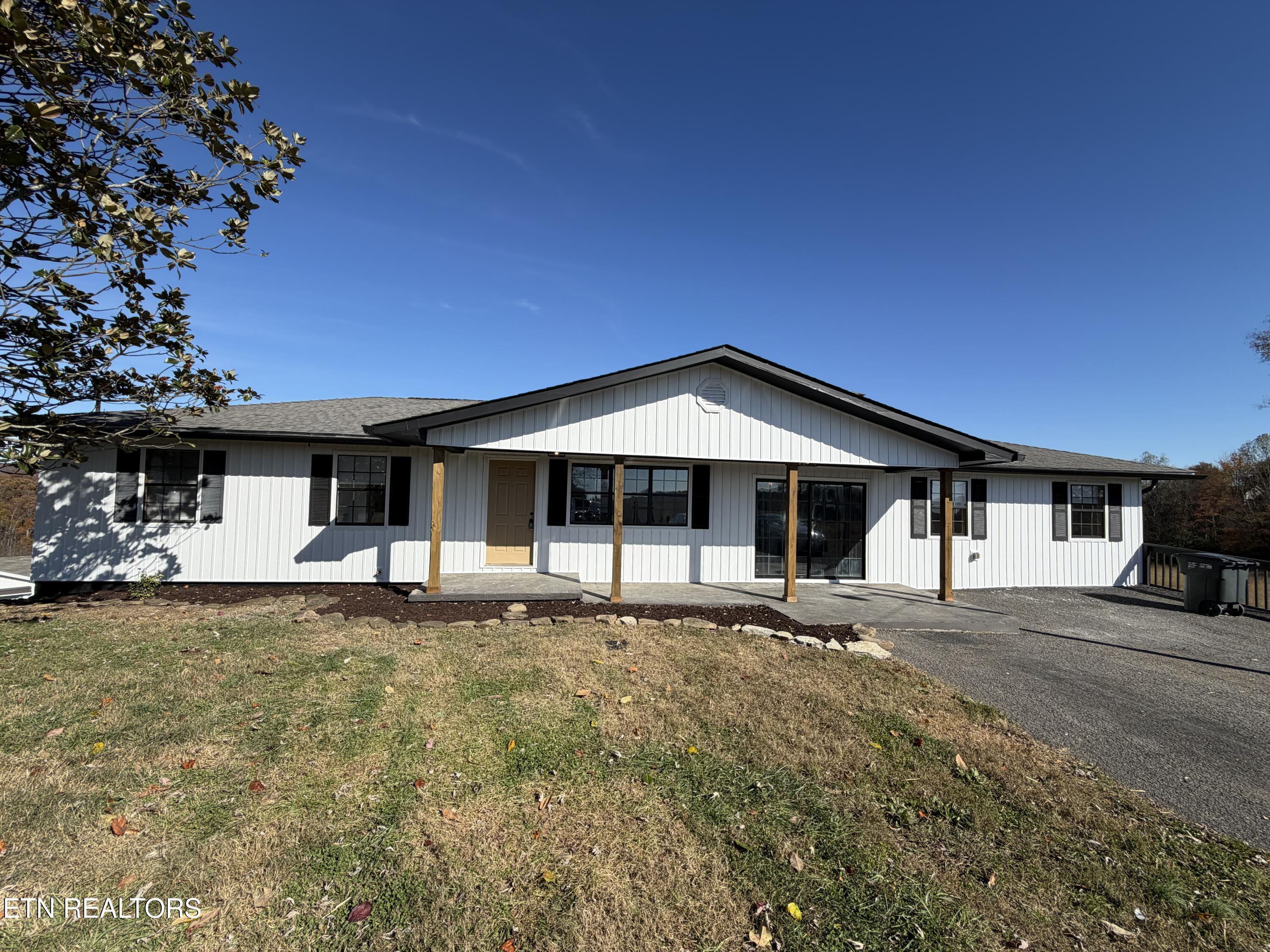 328 Peach Orchard Road Clinton, TN 37716 - Photo 10 of 46 IMG_9080