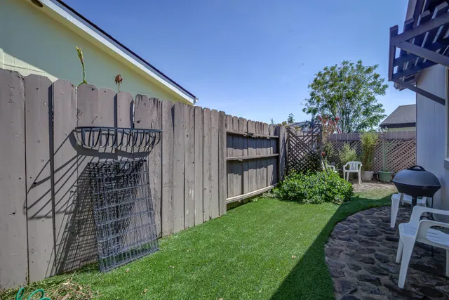 $164,500 | 880 Tuberose Trail, Redding, CA 96003