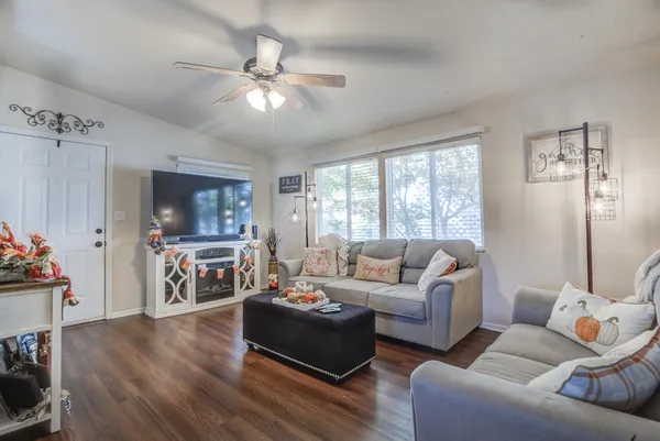 $126,900 | 880 Tuberose Trail, Redding, CA 96003