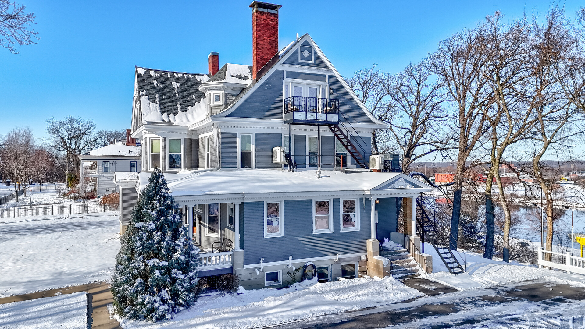 116 West Prospect Avenue Ottawa, IL 61350 - Photo 2 of 73 a front view of a house with a yard