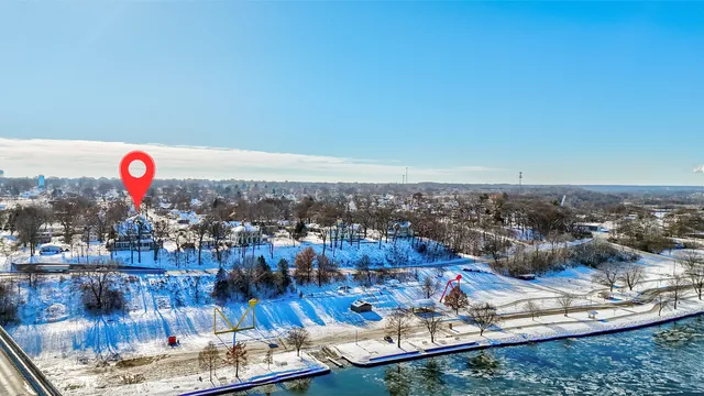 $685,000 | 116 West Prospect Avenue, Ottawa, IL 61350