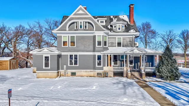 $685,000 | 116 West Prospect Avenue, Ottawa, IL 61350