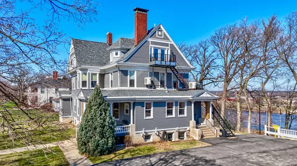 $595,000 | 116 West Prospect Avenue, Ottawa, IL 61350