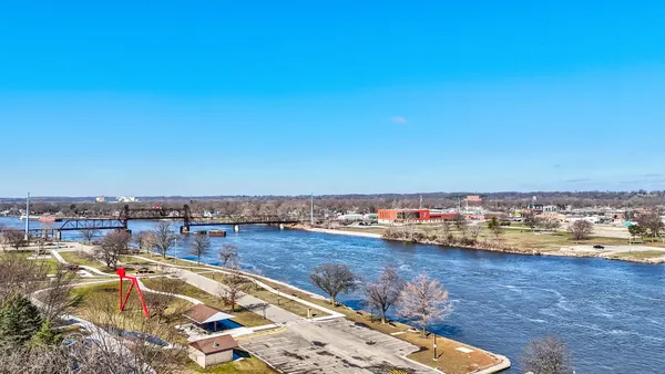 $595,000 | 116 West Prospect Avenue, Ottawa, IL 61350