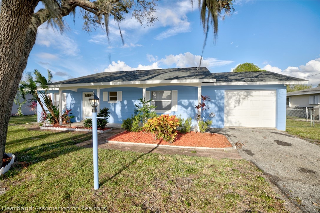 2332 Avalon Road Sebring, FL 33870 - Photo 8 of 35 Gallery Image 8