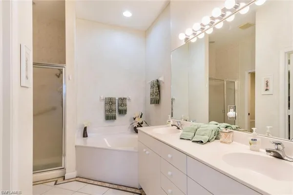 $8,700 | 2383 Ravenna Boulevard, Unit PH202, Naples, FL 34109