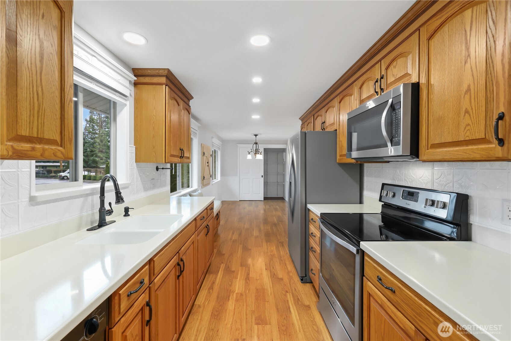 206 Southwest 303rd Street Federal Way, WA 98023 - Photo 10 of 35