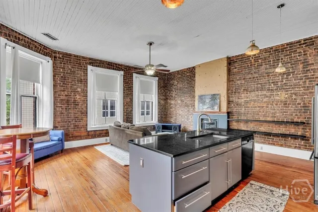 $2,900 | 20 West Oglethorpe Avenue, Unit D, Savannah, GA 31401