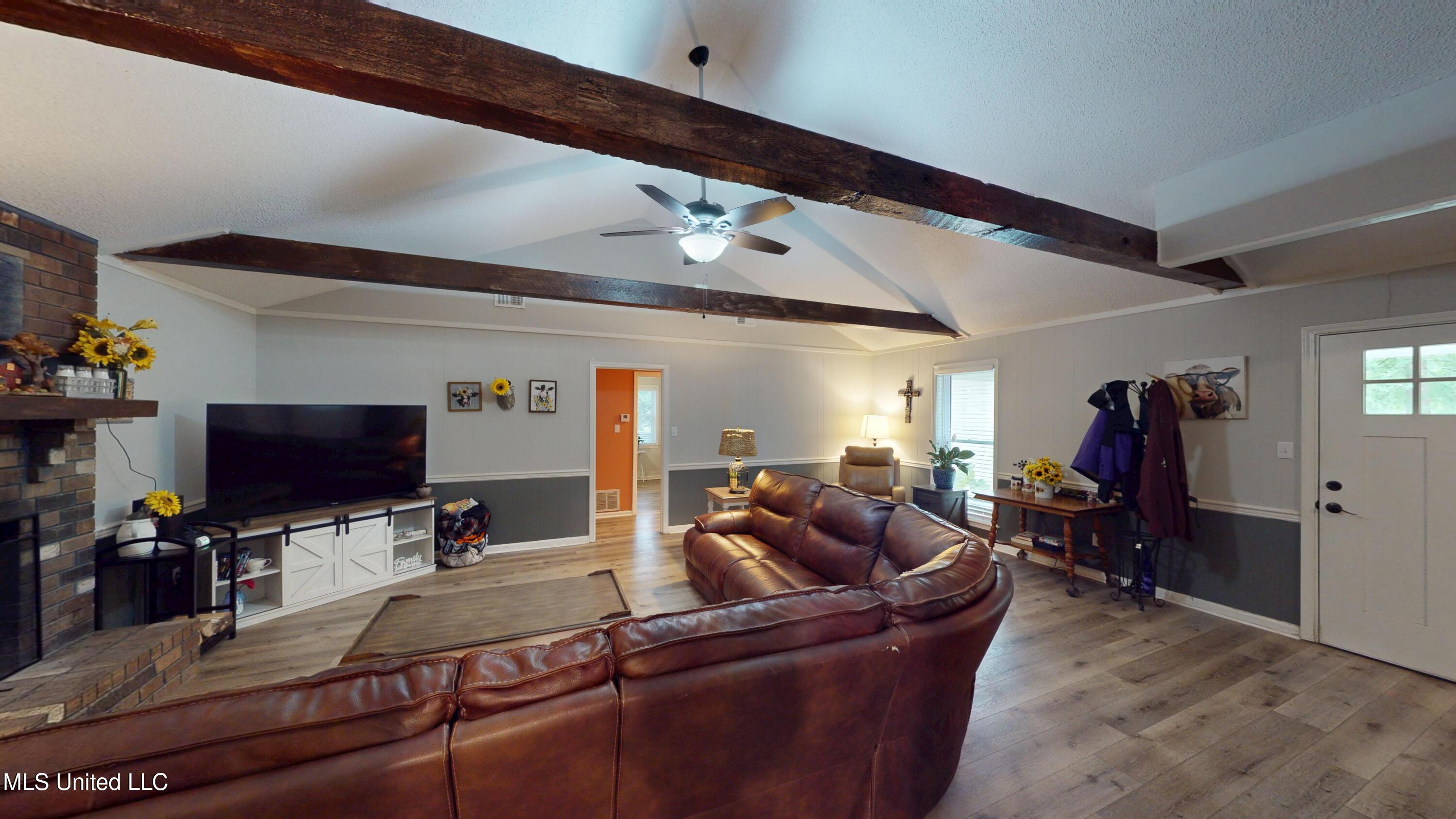 3902 Windermere Drive Nesbit, MS 38651 - Photo 14 of 37 3902-Windermere-Dr-S-06082025_160732