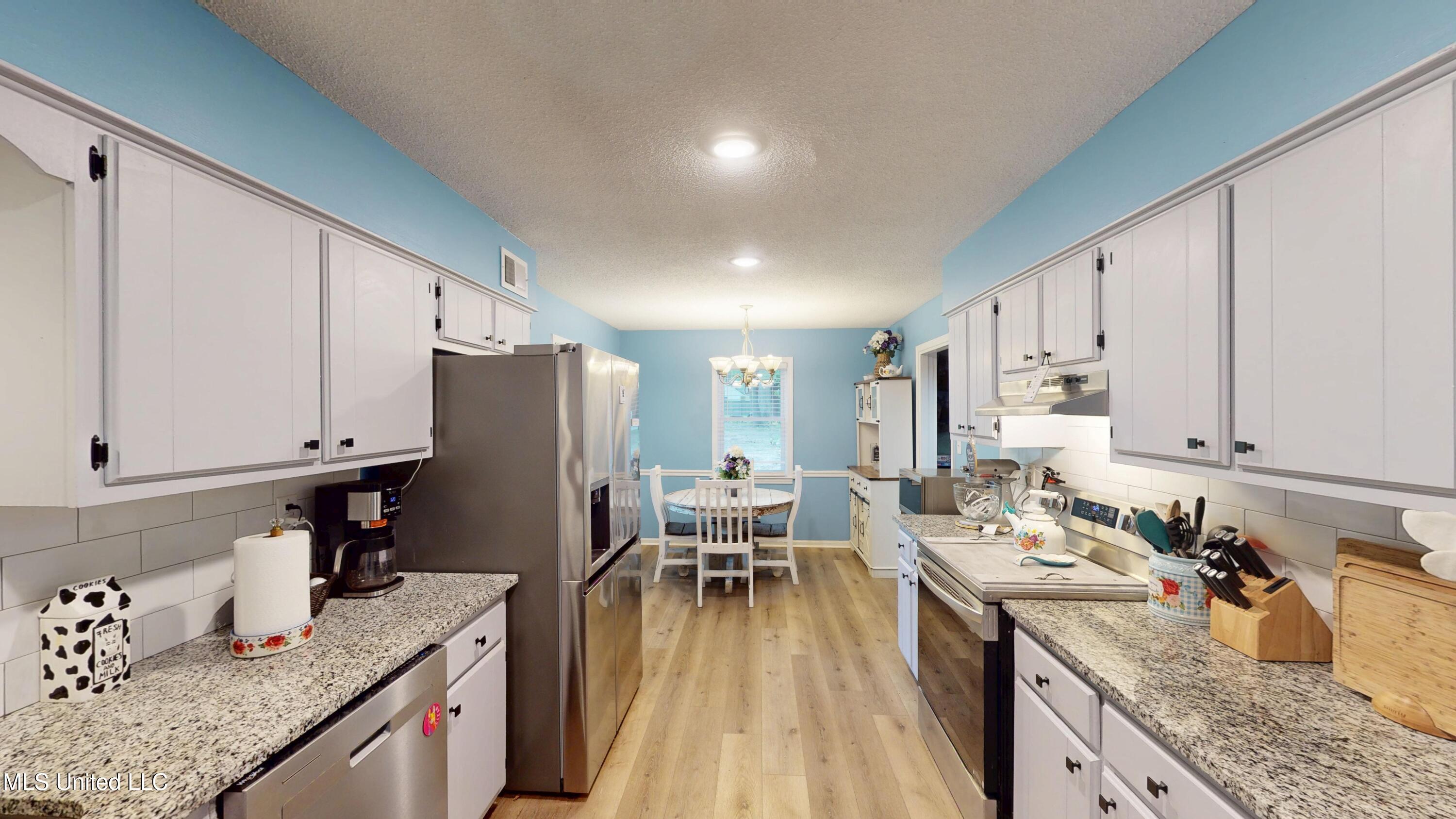 3902 Windermere Drive Nesbit, MS 38651 - Photo 15 of 37 3902-Windermere-Dr-S-06082025_160837