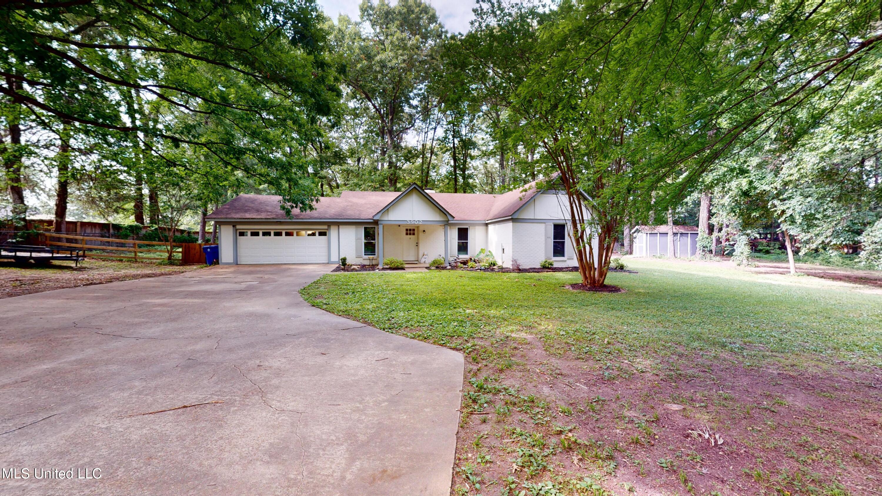 3902 Windermere Drive Nesbit, MS 38651 - Photo 5 of 37 3902-Windermere-Dr-S-06082025_163714