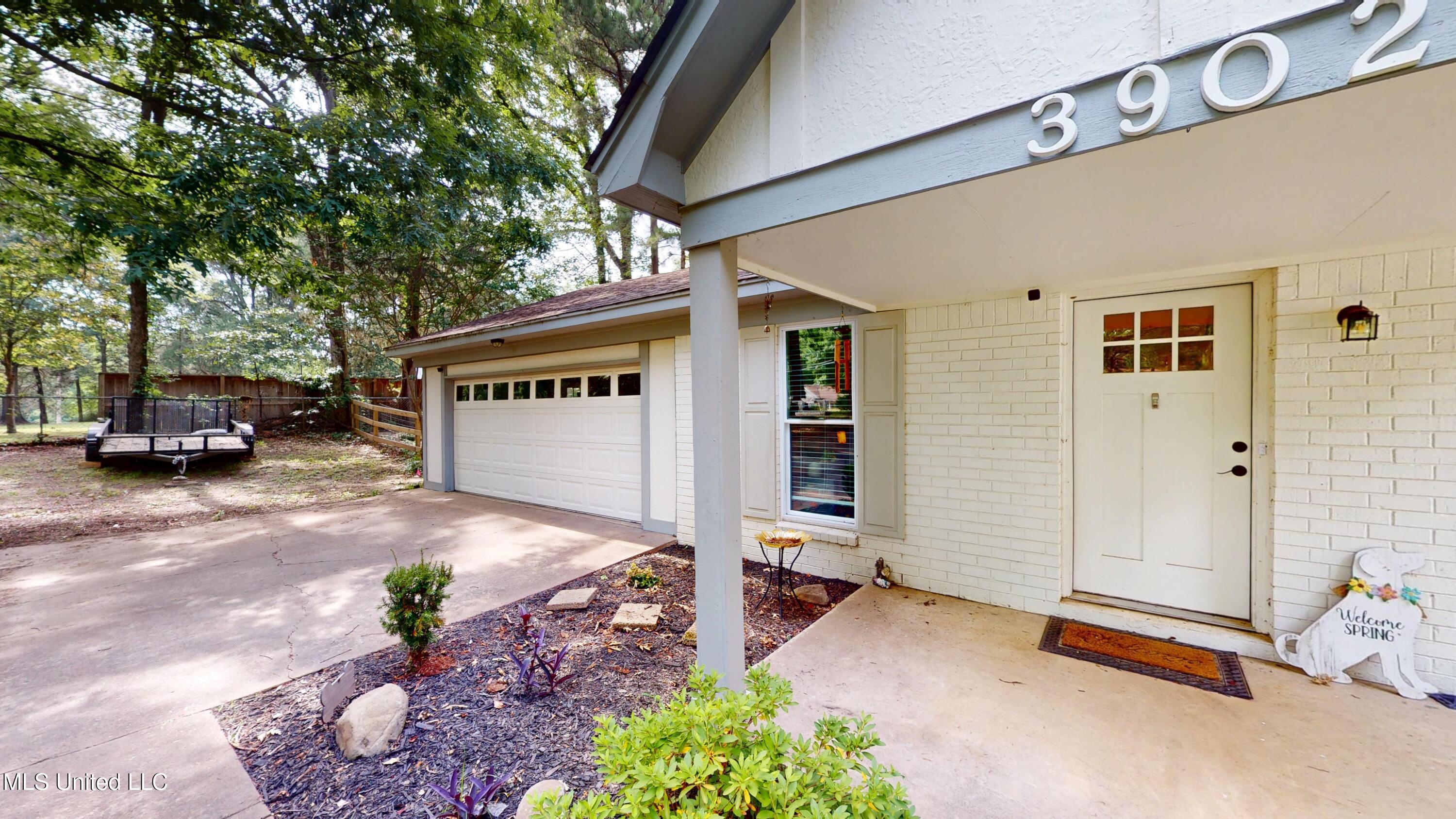 3902 Windermere Drive Nesbit, MS 38651 - Photo 6 of 37 3902-Windermere-Dr-S-06082025_163337